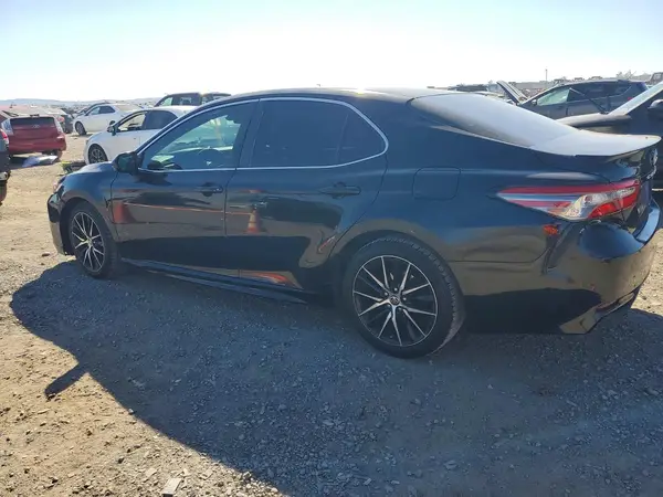 4T1B11HK7JU666747 2018 TOYOTA CAMRY - Image 2