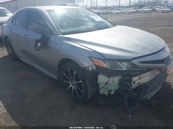 4T1B11HK7JU667669 2018 TOYOTA CAMRY - Image 1