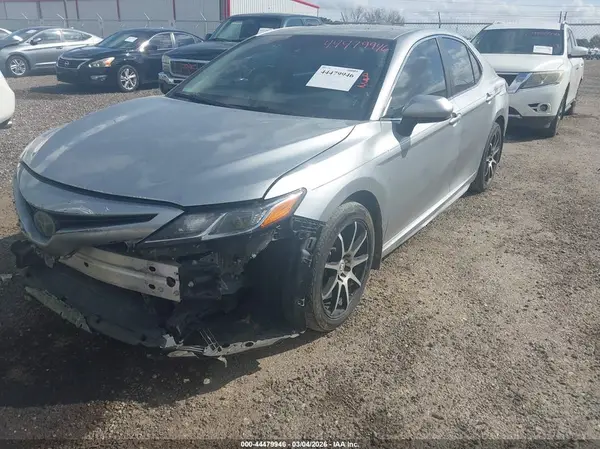 4T1B11HK7JU667669 2018 TOYOTA CAMRY - Image 2
