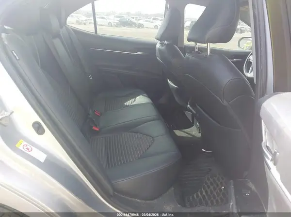 4T1B11HK7JU667669 2018 TOYOTA CAMRY - Image 8