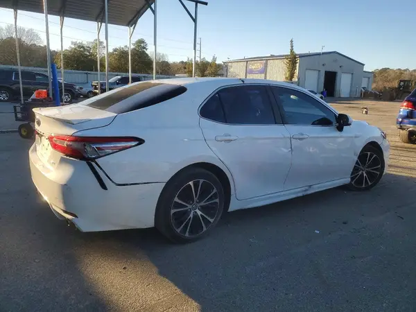 4T1B11HK7JU669566 2018 TOYOTA CAMRY - Image 2