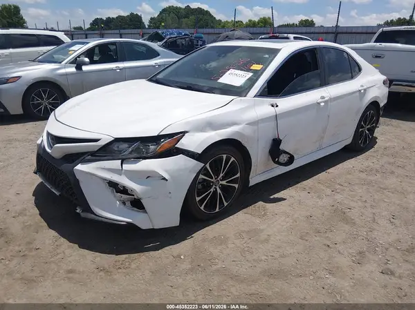 4T1B11HK7JU669938 2018 TOYOTA CAMRY - Image 2