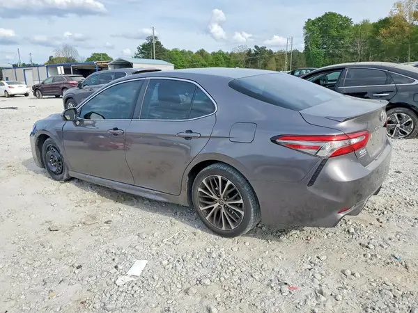 4T1B11HK7JU671883 2018 TOYOTA CAMRY - Image 2