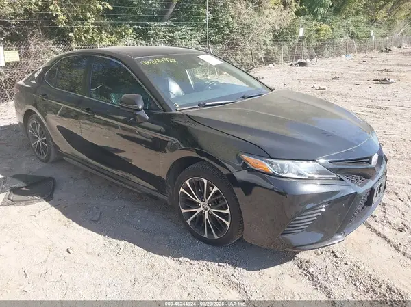 4T1B11HK7JU672046 2018 TOYOTA CAMRY - Image 1