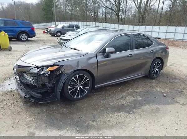 4T1B11HK7JU673245 2018 TOYOTA CAMRY - Image 2