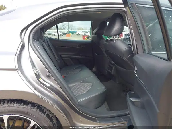4T1B11HK7JU673245 2018 TOYOTA CAMRY - Image 8