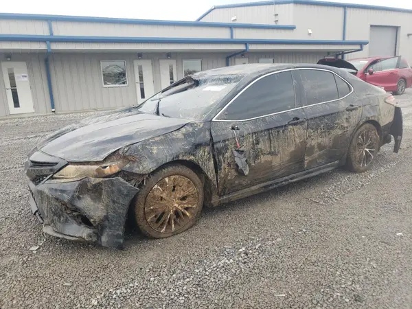 4T1B11HK7JU674332 2018 TOYOTA CAMRY - Image 1