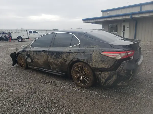 4T1B11HK7JU674332 2018 TOYOTA CAMRY - Image 2