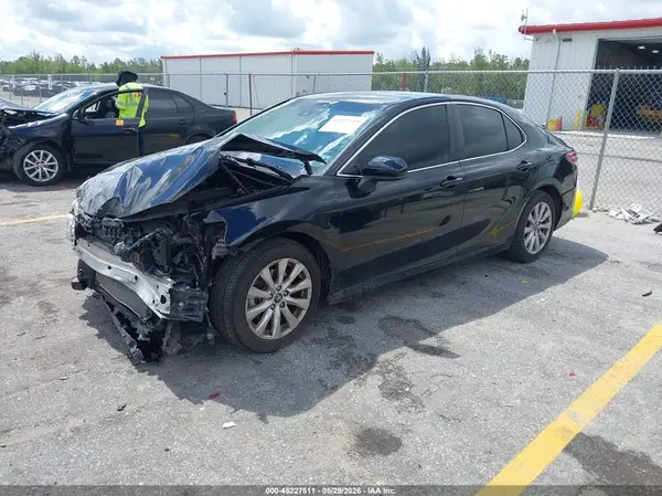 4T1B11HK7JU676291 2018 TOYOTA CAMRY - Image 2