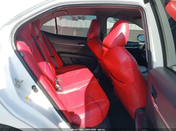 4T1B11HK7KU161521 2019 TOYOTA CAMRY - Image 8