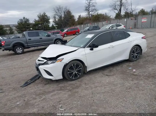 4T1B11HK7KU163866 2019 TOYOTA CAMRY - Image 2