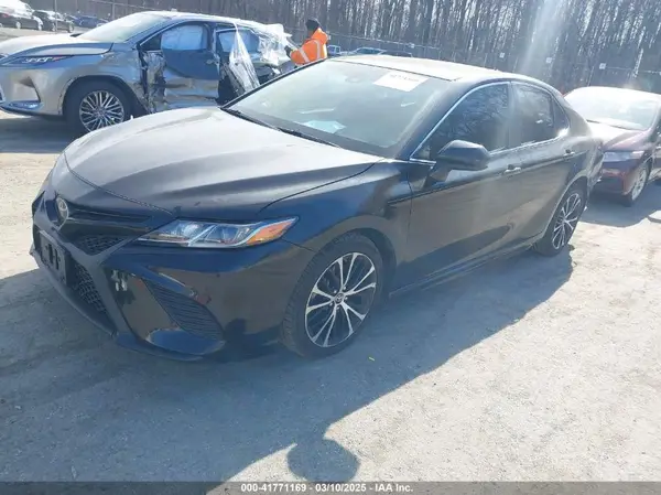 4T1B11HK7KU166704 2019 TOYOTA CAMRY - Image 2