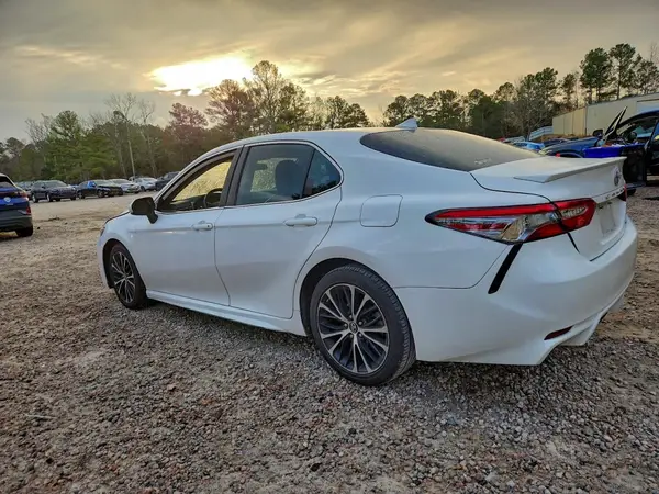 4T1B11HK7KU167979 2019 TOYOTA CAMRY - Image 2