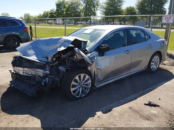 4T1B11HK7KU169568 2019 TOYOTA CAMRY - Image 2