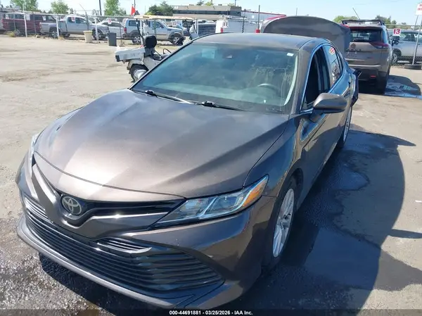 4T1B11HK7KU173894 2019 TOYOTA CAMRY - Image 2