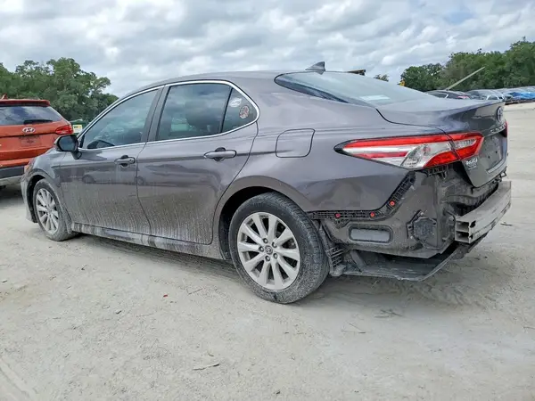 4T1B11HK7KU176942 2019 TOYOTA CAMRY - Image 2
