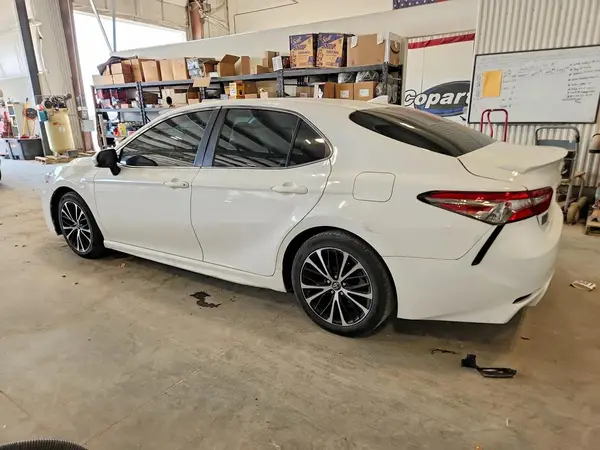 4T1B11HK7KU180201 2019 TOYOTA CAMRY - Image 2