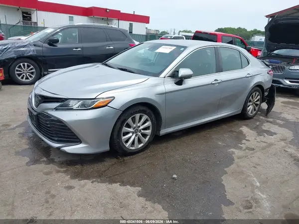 4T1B11HK7KU185270 2019 TOYOTA CAMRY - Image 2
