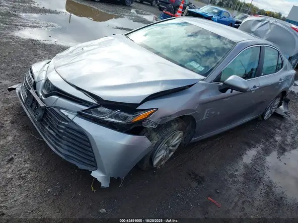4T1B11HK7KU188251 2019 TOYOTA CAMRY - Image 2