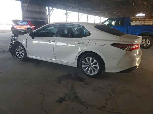 4T1B11HK7KU190579 2019 TOYOTA CAMRY - Image 2