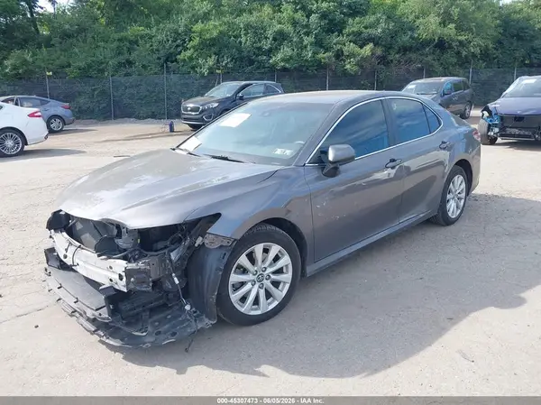 4T1B11HK7KU193921 2019 TOYOTA CAMRY - Image 2