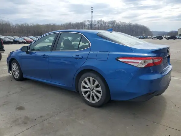 4T1B11HK7KU195958 2019 TOYOTA CAMRY - Image 2