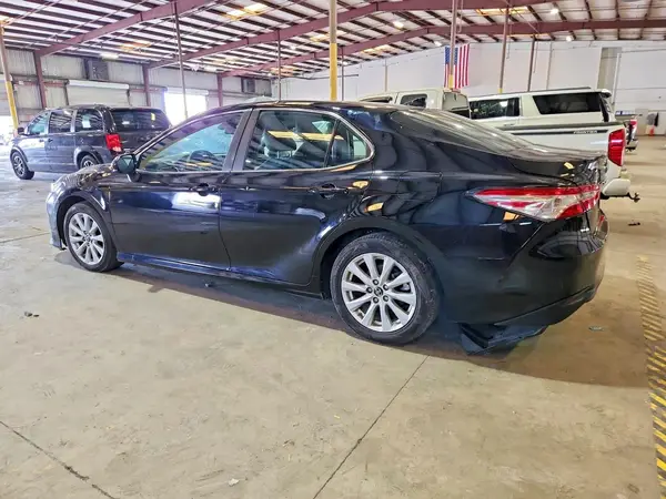 4T1B11HK7KU198004 2019 TOYOTA CAMRY - Image 2