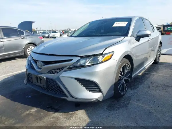 4T1B11HK7KU198603 2019 TOYOTA CAMRY - Image 2