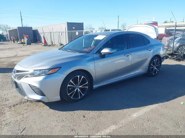 4T1B11HK7KU201371 2019 TOYOTA CAMRY - Image 2