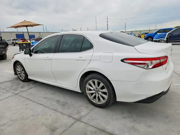 4T1B11HK7KU203279 2019 TOYOTA CAMRY - Image 2