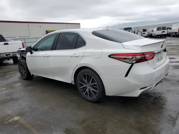 4T1B11HK7KU204982 2019 TOYOTA CAMRY - Image 2