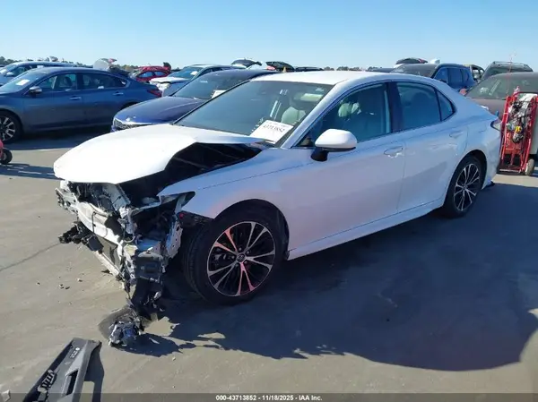 4T1B11HK7KU208773 2019 TOYOTA CAMRY - Image 2