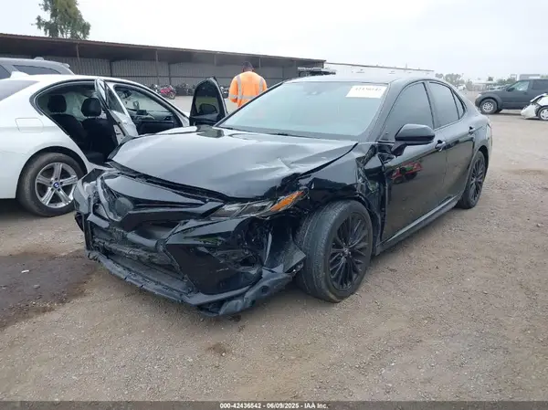 4T1B11HK7KU210863 2019 TOYOTA CAMRY - Image 2