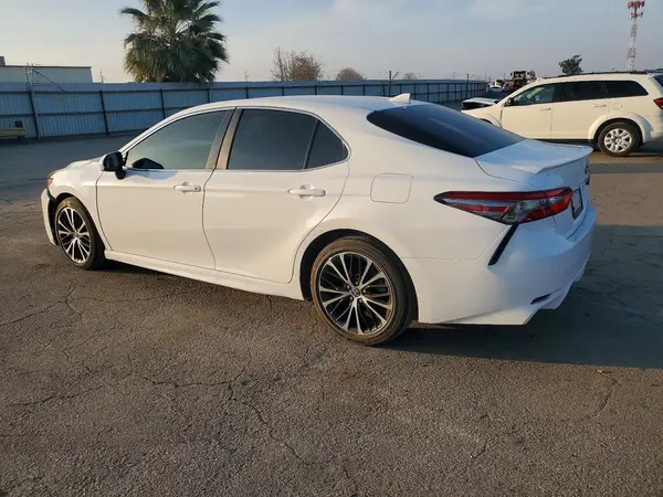 4T1B11HK7KU214654 2019 TOYOTA CAMRY - Image 2