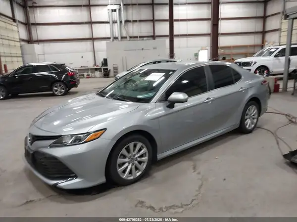 4T1B11HK7KU218445 2019 TOYOTA CAMRY - Image 2
