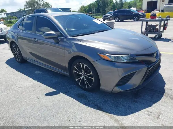 4T1B11HK7KU218929 2019 TOYOTA CAMRY - Image 1