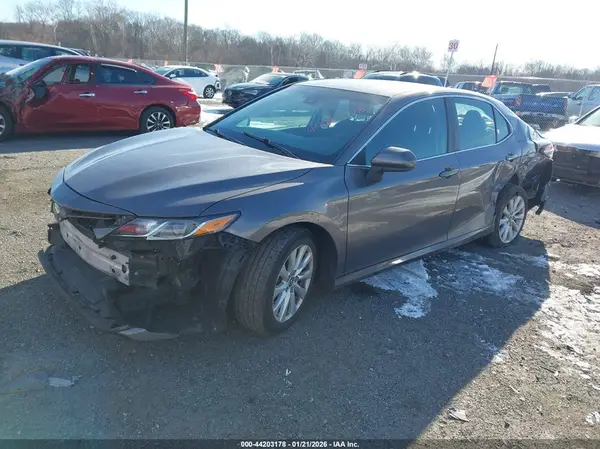 4T1B11HK7KU220342 2019 TOYOTA CAMRY - Image 2