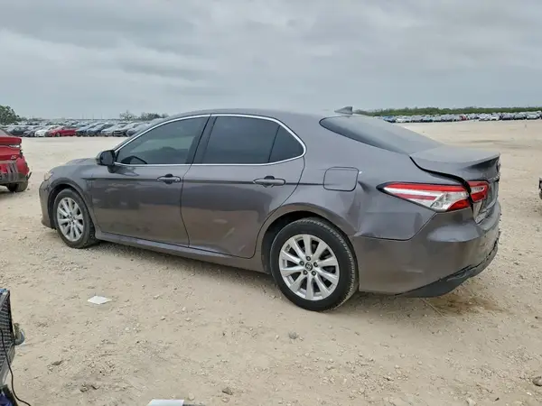4T1B11HK7KU228330 2019 TOYOTA CAMRY - Image 2