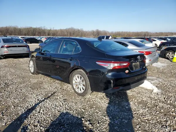4T1B11HK7KU236153 2019 TOYOTA CAMRY - Image 2