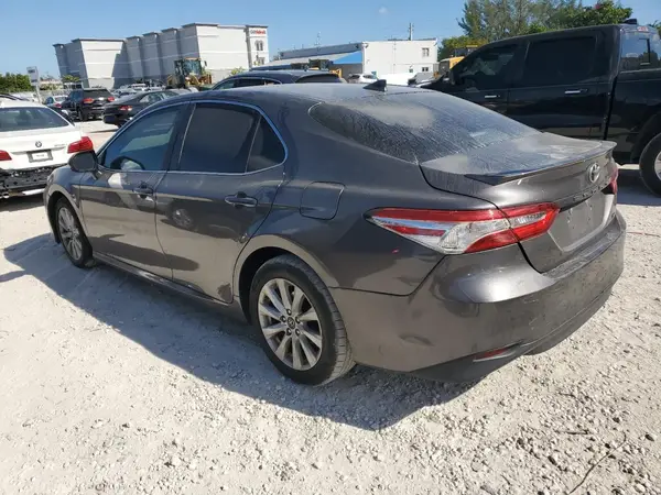 4T1B11HK7KU239960 2019 TOYOTA CAMRY - Image 2