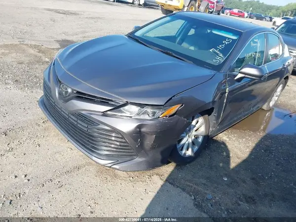 4T1B11HK7KU246066 2019 TOYOTA CAMRY - Image 2