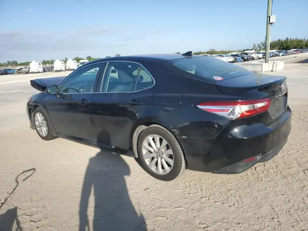 4T1B11HK7KU251512 2019 TOYOTA CAMRY - Image 2