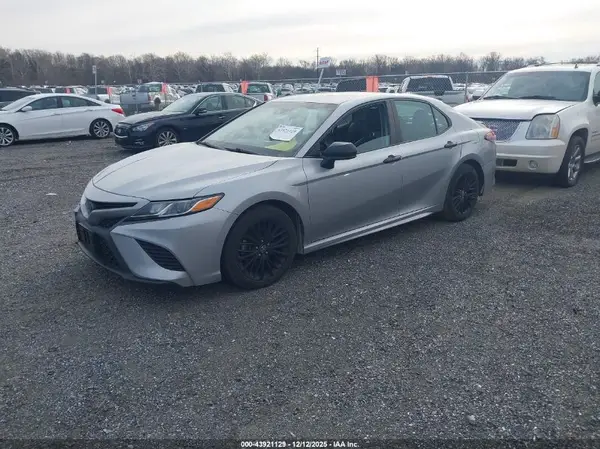 4T1B11HK7KU251915 2019 TOYOTA CAMRY - Image 2