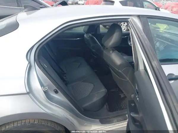 4T1B11HK7KU251915 2019 TOYOTA CAMRY - Image 8