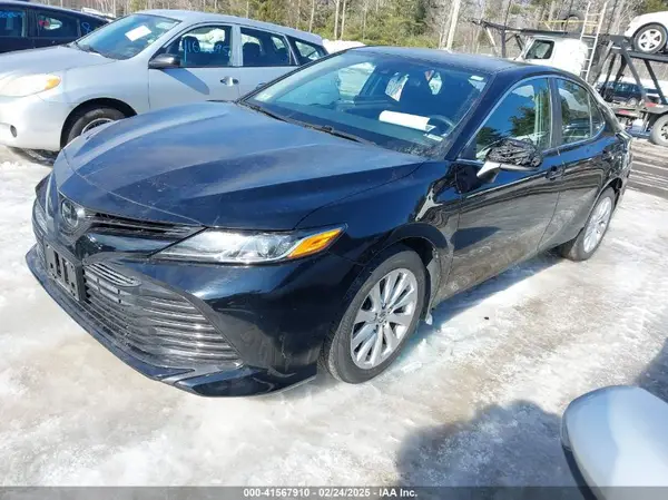 4T1B11HK7KU252465 2019 TOYOTA CAMRY - Image 2