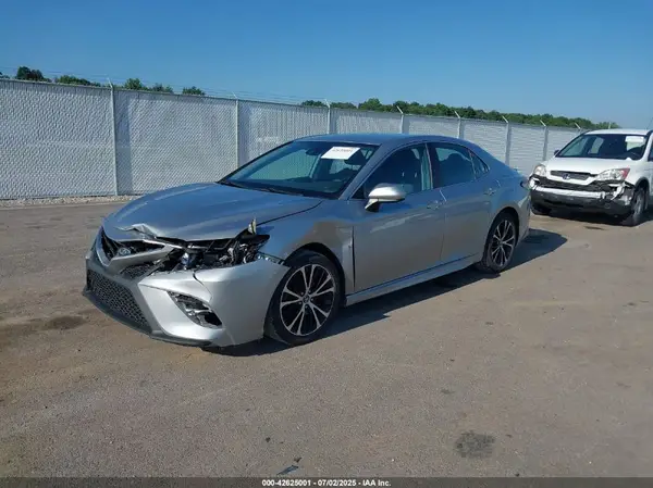 4T1B11HK7KU256032 2019 TOYOTA CAMRY - Image 2