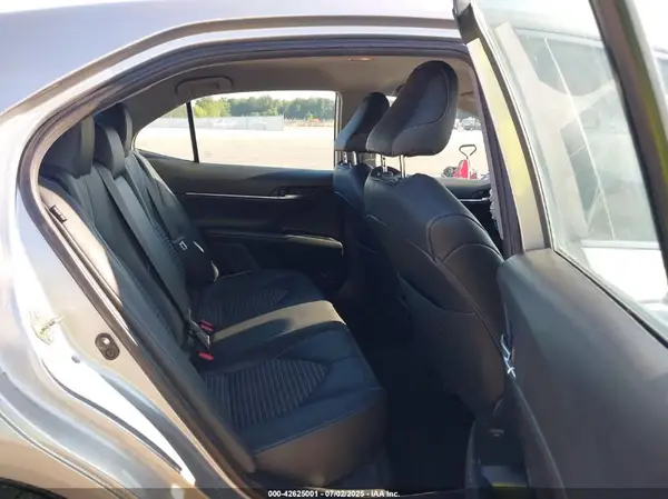 4T1B11HK7KU256032 2019 TOYOTA CAMRY - Image 8