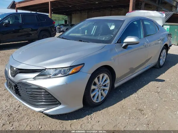 4T1B11HK7KU257083 2019 TOYOTA CAMRY - Image 2