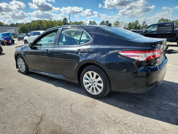 4T1B11HK7KU258685 2019 TOYOTA CAMRY - Image 2