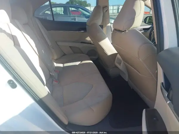 4T1B11HK7KU262896 2019 TOYOTA CAMRY - Image 8